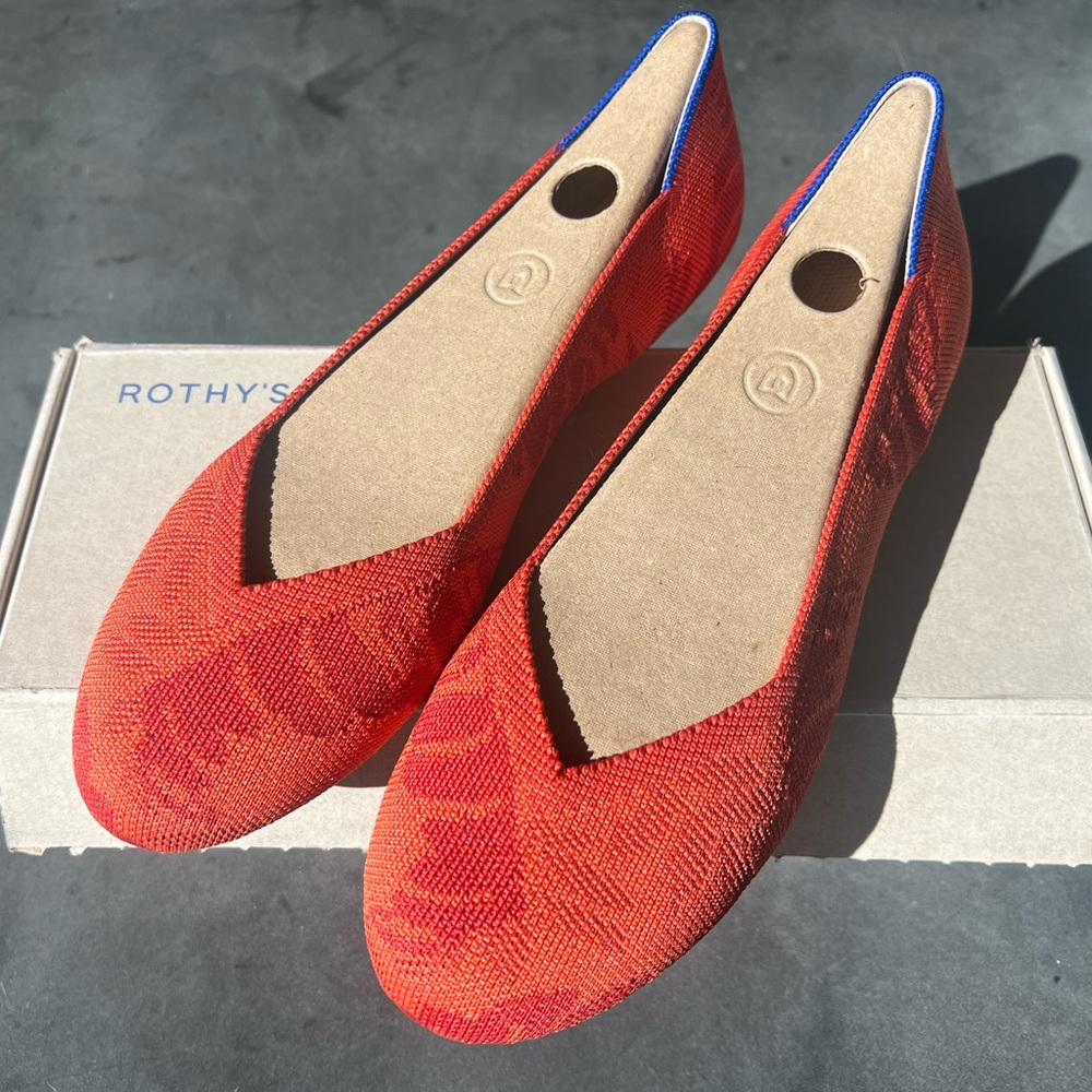 NWT!! Rothy’s The Flat Clay Floral Size 9